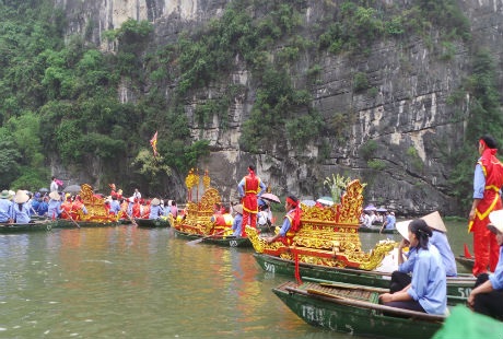 Đoàn thuyền rồng xuất phát 