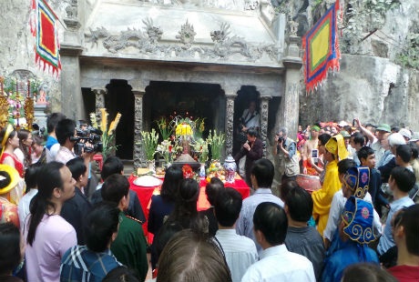 Lễ hội thu hút được đông đảo bà con nhân dân tới dự