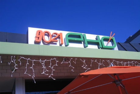 Phở Việt và “khúc biến tấu” trên biển hiệu nơi xứ người - 5 Đỗ Quyên