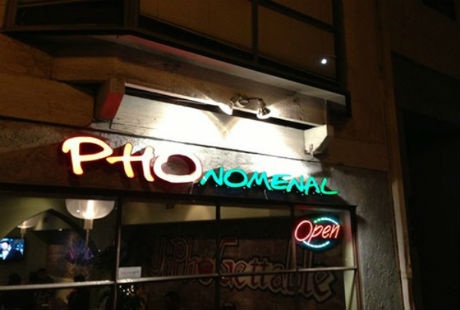 Phở Việt và “khúc biến tấu” trên biển hiệu nơi xứ người - 8 Đỗ Quyên