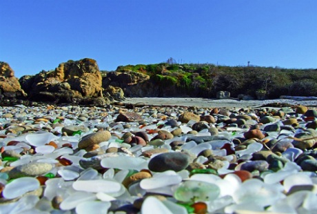 Khám phá vẻ đẹp những bãi biển “không bờ cát”