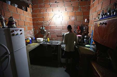 Khám phá khu ổ chuột cao nhất thế giới ở "xứ sở của Hoa hậu" - 10 Bên trong một căn bếp