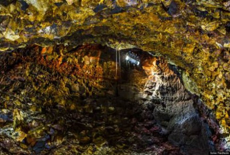 Độc đáo tour khám phá trong lòng... núi lửa - 1 Độc đáo tour khám phá trong lòng... núi lửa