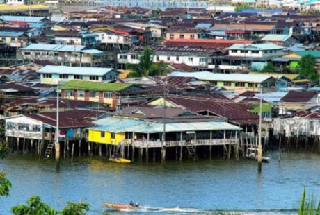 Tham quan ngôi làng nổi lớn nhất thế giới