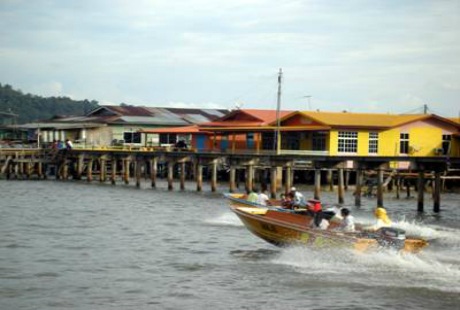 Tham quan ngôi làng nổi lớn nhất thế giới