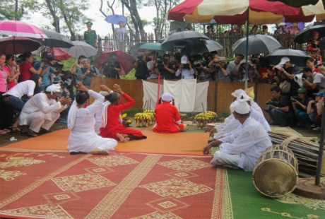 Tin & ảnh: Nhữ Trang