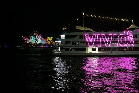 Mê hoặc trước sắc màu lung linh của lễ hội ánh sáng Vivid Sydney - 3 Mê hoặc trước sắc màu lung linh của lễ hội ánh sáng Vivid Sydney