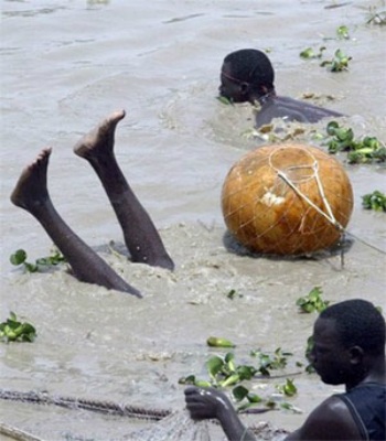 Đến Nigeria xem lễ hội bắt cá Argungru