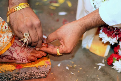 Những tục cưới xin kỳ “oái oăm” nhất thế giới