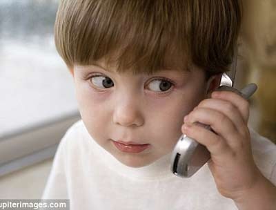 WHO: Di động độc hại như thuốc trừ sâu, khói xăng pha chì… - 1