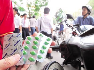 TPHCM: Sợ trả bài, học sinh dùng thuốc gây nghiện - 1 TPHCM: Sợ trả bài, học sinh dùng thuốc gây nghiện - 1