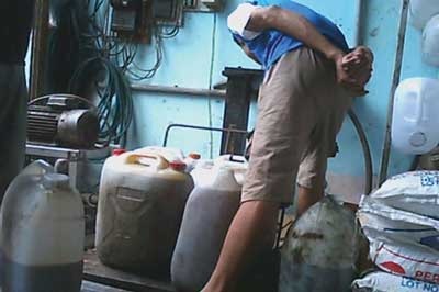 Tinh luyện dầu ăn bằng chất tẩy rửa - 3 Tinh luyện dầu ăn bằng chất tẩy rửa - 3