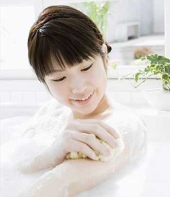 6 việc không nên làm trong nhà vệ sinh - 1