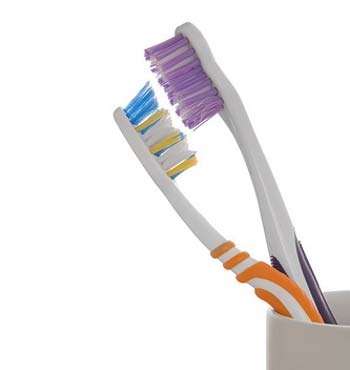 Vệ sinh bàn chải đánh răng đúng cách - 1 Vệ sinh bàn chải đánh răng đúng cách - 1