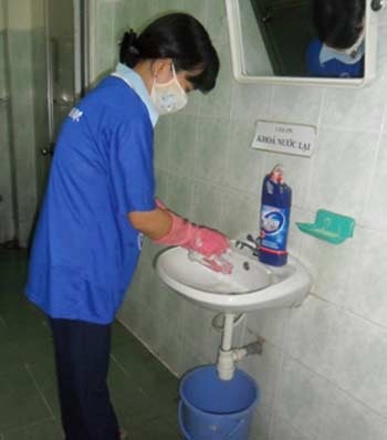 Chia sẻ nỗi lo của mẹ về vệ sinh trường học - 1 Chia sẻ nỗi lo của mẹ về vệ sinh trường học - 1