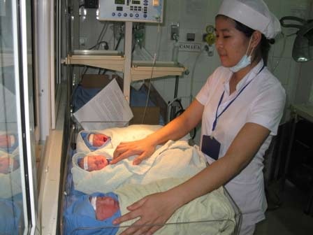 Những em bé chào đời đúng thời khắc giao thừa tết Dương lịch - 8 Những em bé chào đời đúng thời khắc giao thừa tết Dương lịch - 8