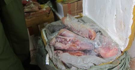 Bắt giữ nửa tấn thực phẩm Nhật “xịn” từ… Lạng Sơn về - 7 Bắt giữ nửa tấn thực phẩm Nhật “xịn” từ… Lạng Sơn về - 7