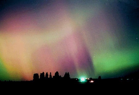 Bão từ tăng tốc, người lớn tuổi cảnh giác 