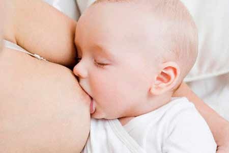 Không được bú sữa mẹ: Trẻ “Thiệt đơn, thiệt kép” - 1 Không được bú sữa mẹ: Trẻ “Thiệt đơn, thiệt kép”