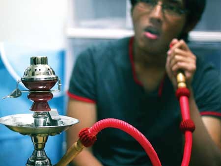Bao hiểm hoạ từ một tẩu shisha - 1 Bao hiểm hoạ từ một tẩu shisha