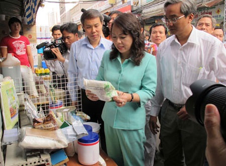 Thực phẩm không an toàn vẫn công khai lưu thông