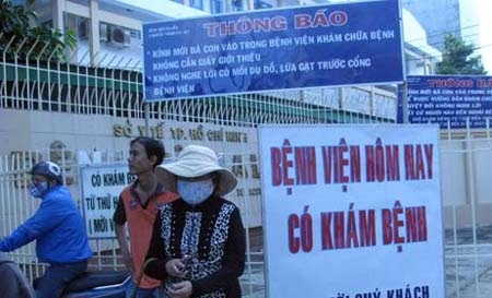 “Cò” bệnh viện bắt tay bác sĩ - 1 “Cò” bệnh viện bắt tay bác sĩ