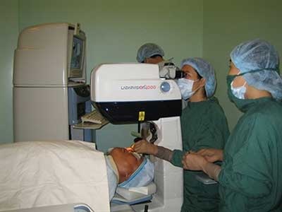 Mù oan do tay nghề của phẫu thuật viên! 