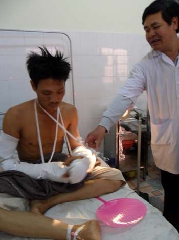 Đắk Lắk: Nối ghép thành công 2 trường hợp đứt lìa tay - 1 Đắk Lắk: Nối ghép thành công 2 trường hợp đứt lìa tay