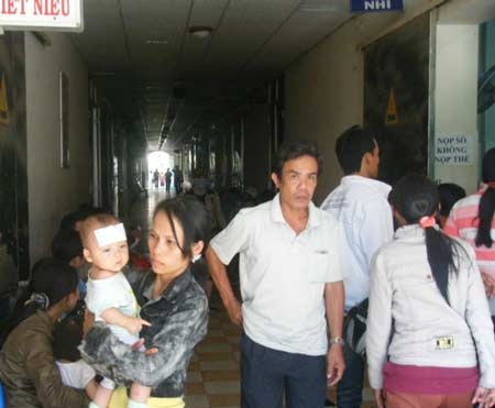 Bình Định: Người già, trẻ nhỏ nhập viện tăng vì nắng nóng - 2 Bình Định: Người già, trẻ nhỏ nhập viện tăng vì nắng nóng