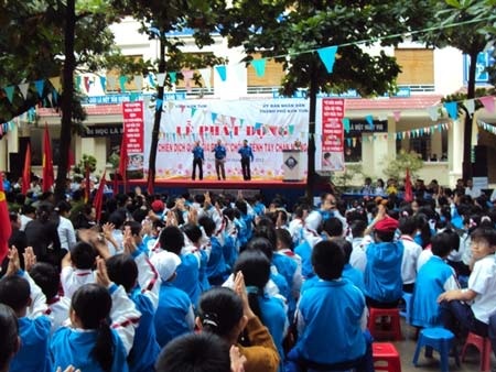 Hơn 1.000 người dự lễ phát động Chiến dịch chống bệnh tay chân miệng