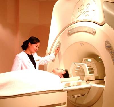 Phẫu thuật xâm lấn tối thiểu trong điều trị u thần kinh - 1 Phẫu thuật xâm lấn tối thiểu trong điều trị u thần kinh