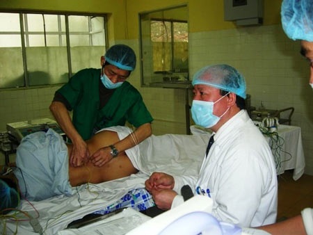 Châm tê để mổ - kỹ thuật diệu kỳ hiển hiện trước mắt tôi - 2 Châm tê để mổ - kỹ thuật diệu kỳ hiển hiện trước mắt tôi