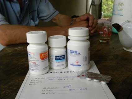 12 người dân ở Bến Tre nhiễm HIV: Do dùng chung lọ thuốc? - 1 12 người dân ở Bến Tre nhiễm HIV: Do dùng chung lọ thuốc? - 1