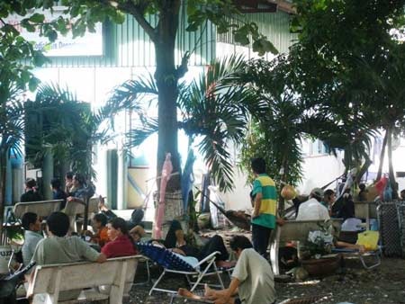 Bình Định: Người già, trẻ nhỏ nhập viện tăng vì nắng nóng - 1 Bình Định: Người già, trẻ nhỏ nhập viện tăng vì nắng nóng