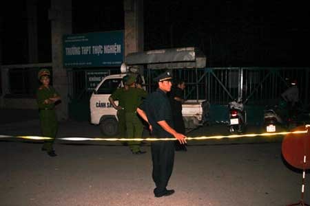 Thở phào khi mua được đơn dự tuyển vào Trường Thực Nghiệm - 3 Thở phào khi mua được đơn dự tuyển vào Trường Thực Nghiệm