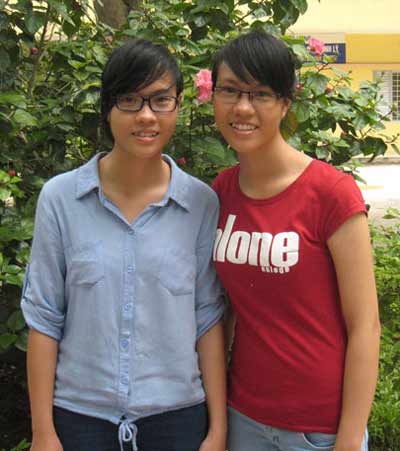 Hà – Ninh trong lần về Hà Nội kiểm tra sức khoẻ. Ảnh: Lệ Hà