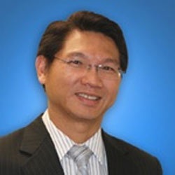 Bác sĩ David Wong là chuyên gia về phẫu thuật chấn thương chỉnh hình tại bệnh viện Raffles.