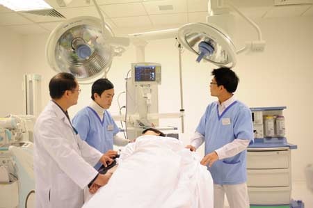 Vinmec - Phát triển ấn tượng sau 8 tháng hoạt động - 2 Phòng phẫu thuật hiện đại