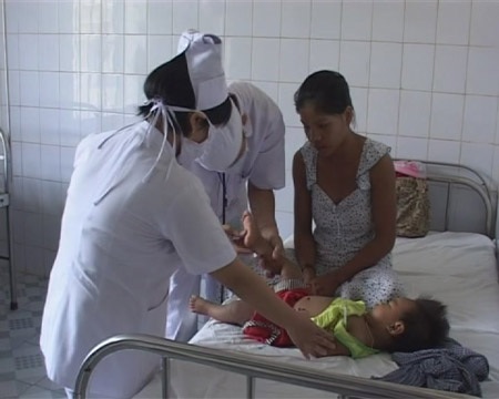 Dịch tay chân miệng gia tăng ở miền Trung - 1 Khánh Sơn bệnh tay chân miệng gia tăng.