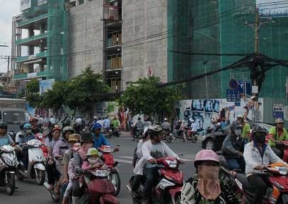 Chọn “người bạn đường” tin cậy - 1 Khẩu, trang mũ, áo chống nắng... là những thứ không thể thiếu khi ra đường