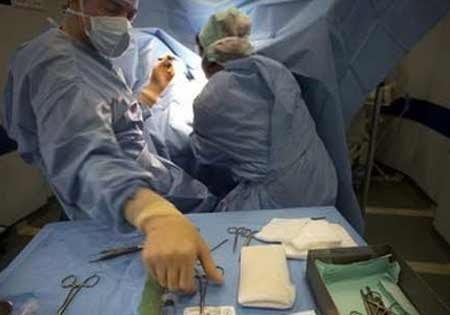 Vá màng trinh không trong danh mục y tế cho phép; việc các cơ sở nhận phẫu thuật là làm chui