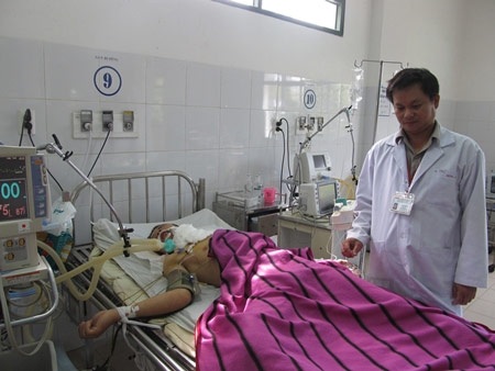 Bệnh nhân sau phẫu thuật đang được điều trị tích cực