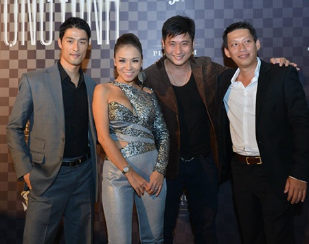 Thu Minh “so giọng” cùng trò cưng trong đêm tiệc siêu sang - 9 Thu Minh “so giọng” cùng trò cưng trong đêm tiệc siêu sang