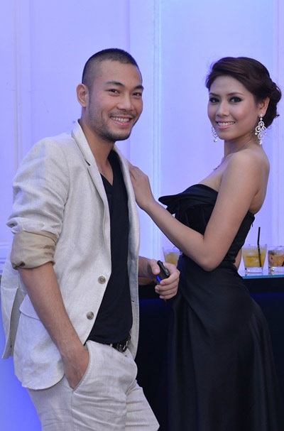 Thu Minh “so giọng” cùng trò cưng trong đêm tiệc siêu sang - 8 Thu Minh “so giọng” cùng trò cưng trong đêm tiệc siêu sang