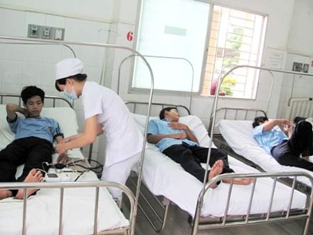 Nhập viện vì... uống thuốc trị ho - 1 Học sinh đang cấp cứu ở BV quận 2- ảnh L.N