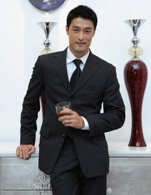 Johnny Trí Nguyễn đam mê đường đua F1 - 2 Johnny Trí Nguyễn cho rằng người chiến thắng phải luôn làm chủ được mọi tình huống