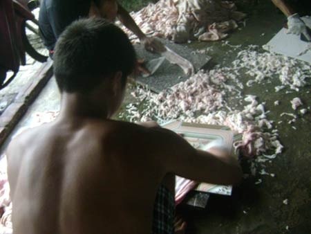 Hãi hùng công nghệ “phù phép” bì lợn bẩn - 3 Rùng mình quy trình chế biến bì lợn