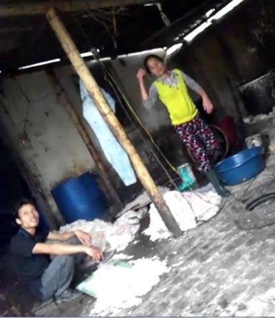 Hãi hùng công nghệ “phù phép” bì lợn bẩn - 4 Khu vực chế biến bóng bì của một hộ gia đình tại thôn Bình Lương