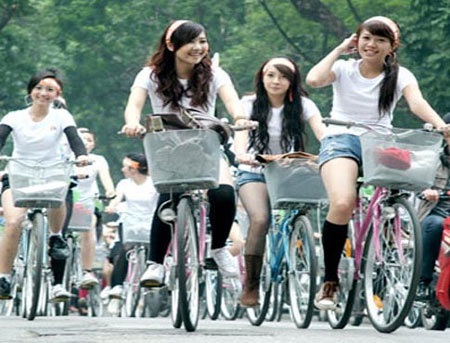 Chân dài thêm nhờ đạp xe đúng cách - 1 Chân dài thêm nhờ đạp xe đúng cách