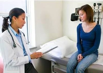 20% bác sĩ chỉ hỏi và kê đơn thuốc mà không hề khám - 1 Ảnh minh họa